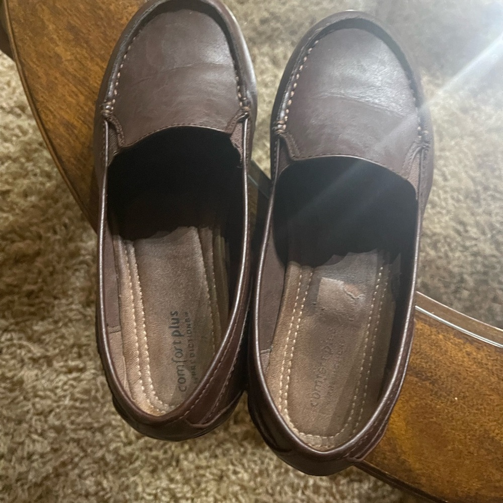 Brown leather pants shoes. Very comfortable.